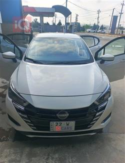 نيسان فيرسا